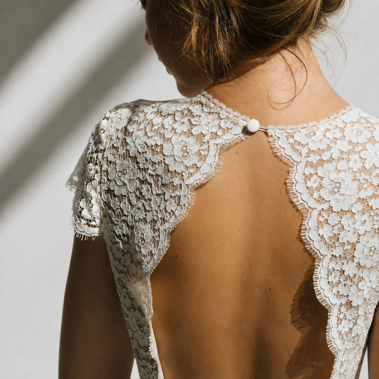 Simple Mermaid Bridal Gown Deep V Floral Lace Cap Sleeve Sheer Waist Cutout Back Buttons Soft Chiffon Custom Beach Wedding Dress