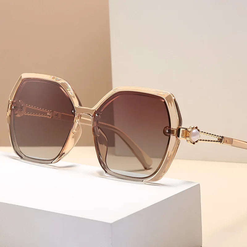 Fashion Large Frame Ladies Hollow Out Clover Inlay Women Polarized Sunglasses Drive Outdoors Sun Protection UV400 Sun Glasses