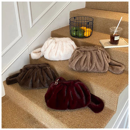 New Womens Shoulder Bag Fluffy Crossbody Bag Vintage Faux Fur Cloud Purse for Autumn Winter Commuting Simplified Storage Bags