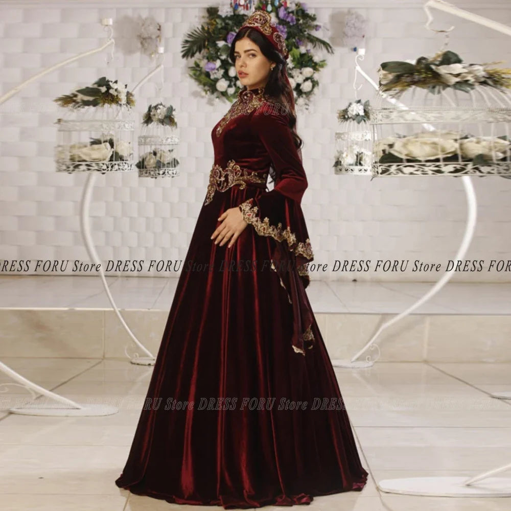 Elegant Burgundy Moroccan Kaftan Evening Dress A Line Bead High Callor Muslim Formal Robe Velour Dubai Lace Celebrity Party Gown