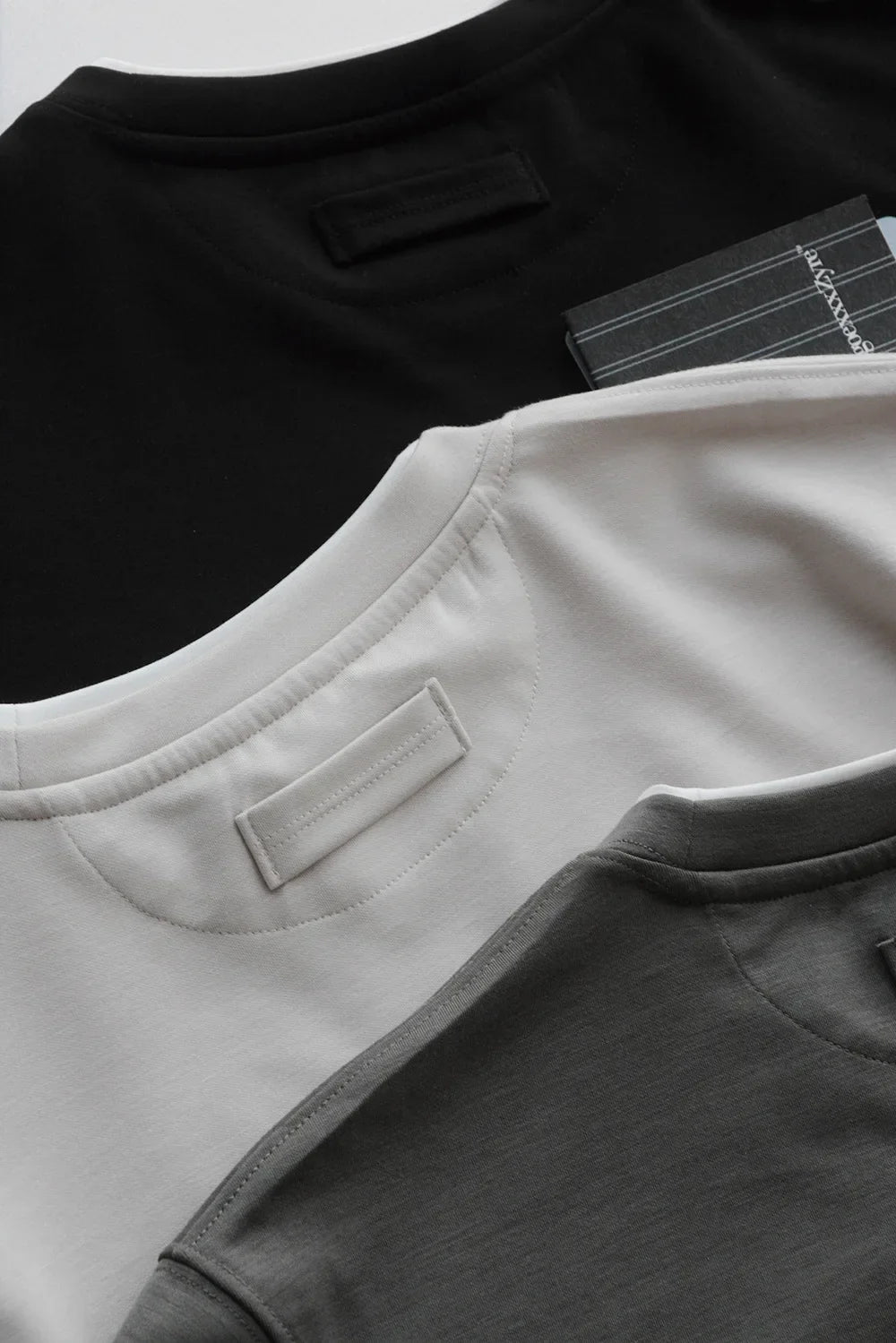 Shape-Retention & Pilling-Resistant Long-Sleeve Tee: Contrast Collar Design + Stretchy Fit Men's Undershirt