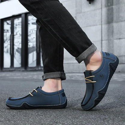 New 2024 Fashion Handmade Leather Casual Men Shoes Design Sneakers Man Loafers Breathable Low Top Flat Shoes Driving Plus Size