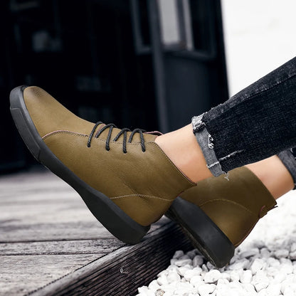 100% cowhide New large-sized men's boots Fashionable casual thick-soled breathable men's shoes Outdoor sports Chelsea boots