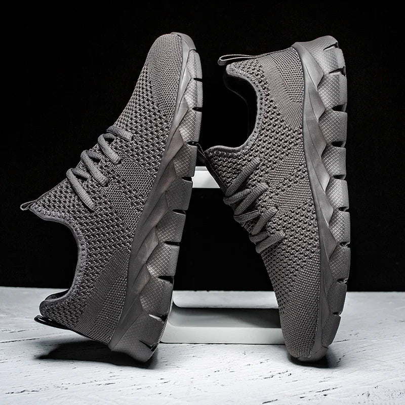 Men's casual sports shoes breathable summer light Soft sole comfort outdoor running shoes fashion student mesh plus size sneaker