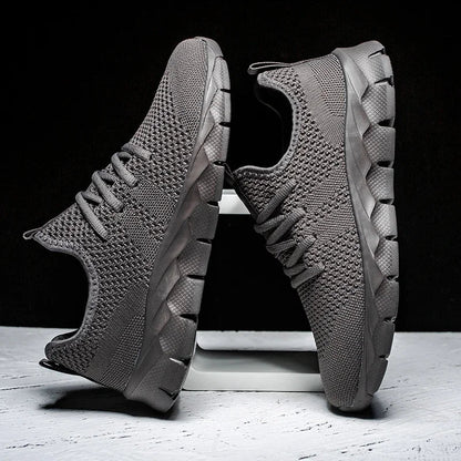 Men's casual sports shoes breathable summer light Soft sole comfort outdoor running shoes fashion student mesh plus size sneaker