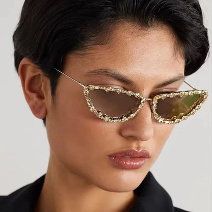 Luxury Crystal Women Cat Eye Sunglasses Female Diamond Trending Metal Frame Sun Glasses Driving Eyeglasses Uv400 Gafas De Sol