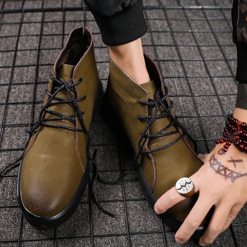 100% cowhide New large-sized men's boots Fashionable casual thick-soled breathable men's shoes Outdoor sports Chelsea boots