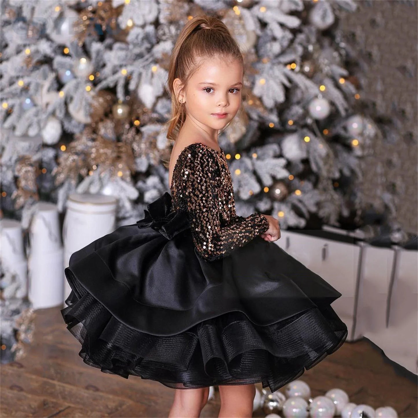 Gold Sequin Black Flower Girl Dress Long Sleeves Backless Scoop Neck Ruffles Tiered Girl's Party Gown Christmas Pageant Dresses