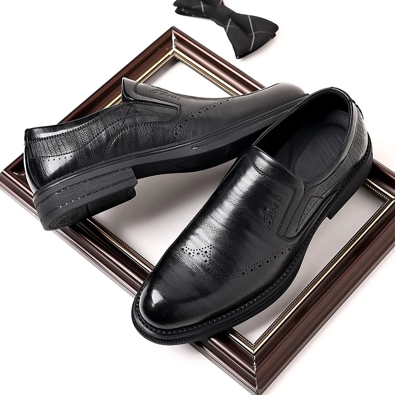 British Style Brand Men's Dress Shoes Fashion Patent Leather Men Business Flat Shoes Breathable Men Formal Office Working Shoes