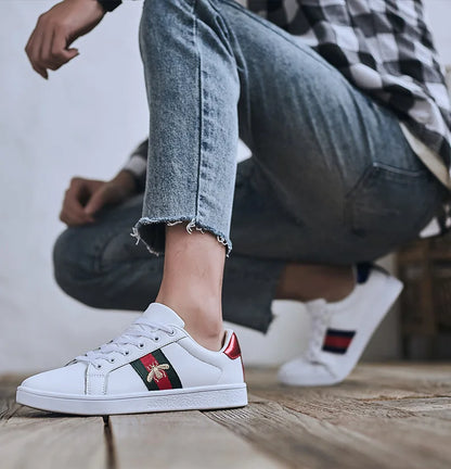 Original Brand Sneakers Men Bee Shoes High Quality Embroidery Men's Skateboard Shoes Comfortable Low Cut Women's Designer Shoes