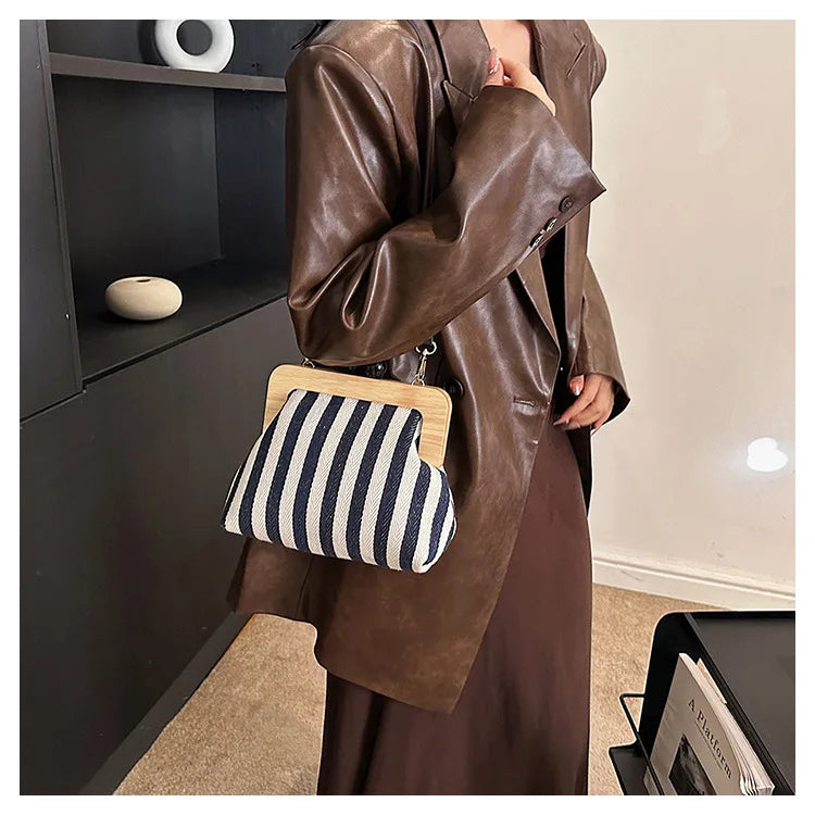 Fashion Striped Wooden Clip Shell Women Shoulder Bags Elegant Crossbody Bags Clutch Purses for Party 2026