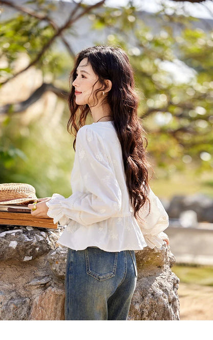 Embroidered Blouse Women 2025 Spring New French Elegant Apricot Lace Premium Drawstring Design V Neck Tops MXE11X1708