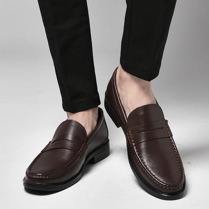 New Luxury Slip on Dress Shoes Men Italian Comfortable Loafer for Men Outdoor Mens Slip on Flats Classic Men Shoes for Wedding