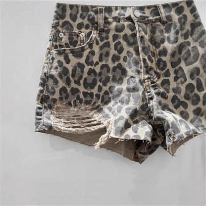 2026 Summer New Retro Leopard Print Ripped Edge Low Waist Denim Shorts Women
