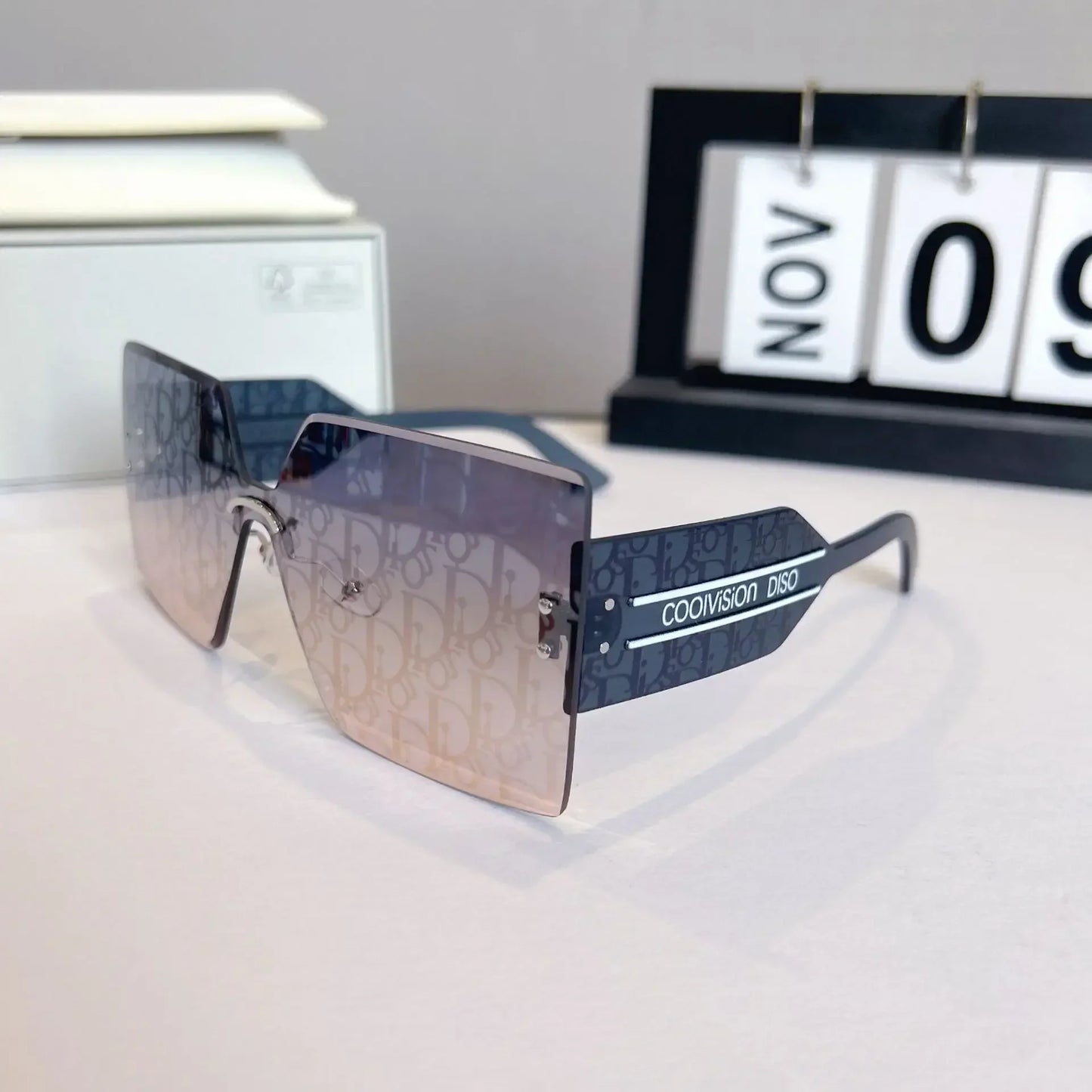 Ins 2025 Luxury Designer UV400 Sunglasses Women Men New Trendy Square Rimless Sun Glasses Ladies Vintage Letters Gafas De Sol