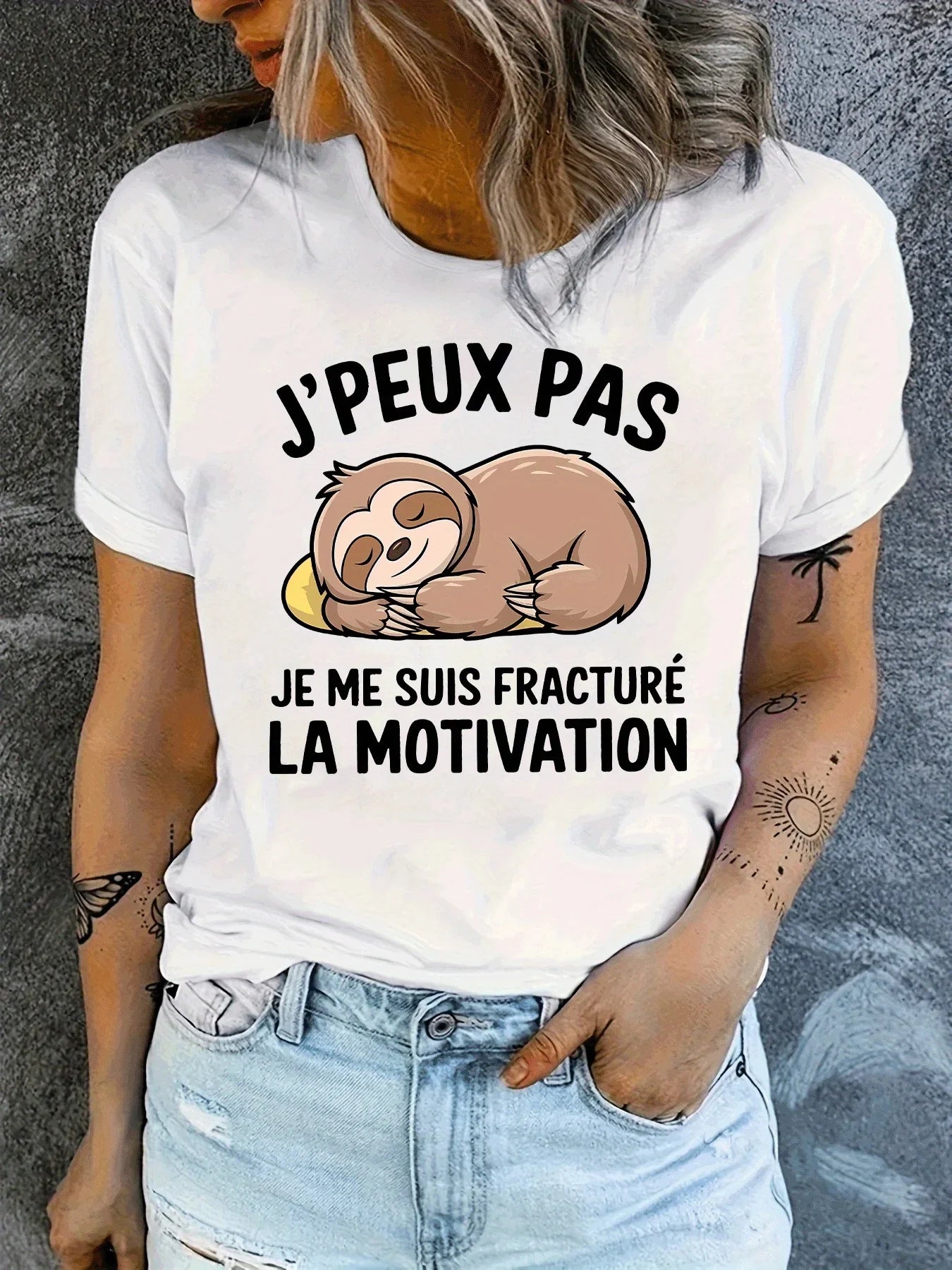 Sloth T-Shirt French Motivational Sloth Graphic T-Shirt| Humorous "Motivation Through Fracture" Slogan Harajuku Sleeve Casual