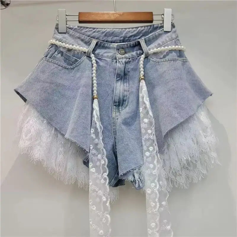 Trendy The Summer Of 2026 Women's Pearl Lace Belt Denim Shorts Fashion Wrinkled Edge Design A-line Hot Pants Female 1LS3067