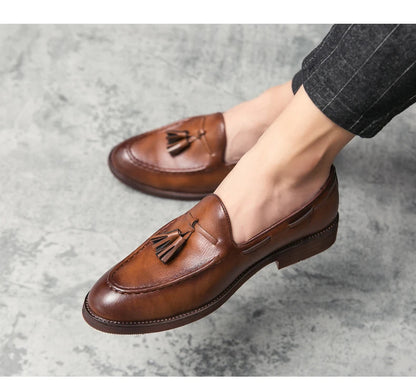 New high quality pointed casual leather shoes men's wedding shoes Bullock fringe a slip-on beef sole stylist fashion shoes