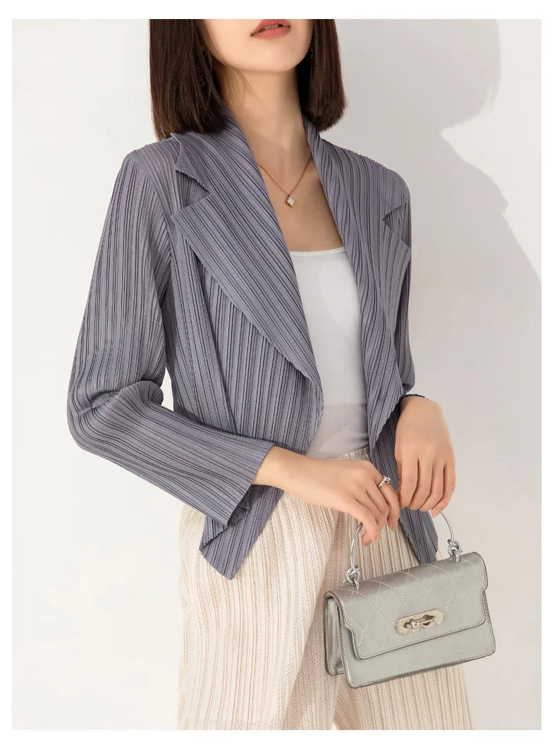 Miyake Pleated Coat Women's Early Autumn New Style 2023 Fashionable Versatile Suit Collar One Button Temperament Short Suit Top