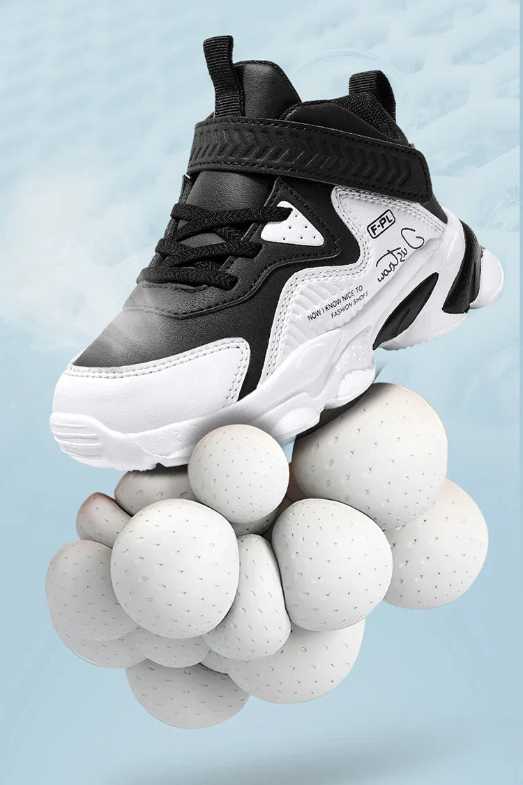 A pair of children's four-season leather upper high-top sports shoes, wear-resistant casual shoes, size 28-38，YX-024