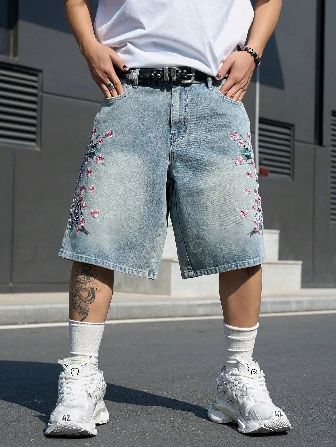 Men's Light Blue Cherry Blossom Embroidered Denim Shorts, Loose Wide-Leg Streetwear Trendy Denim Capris