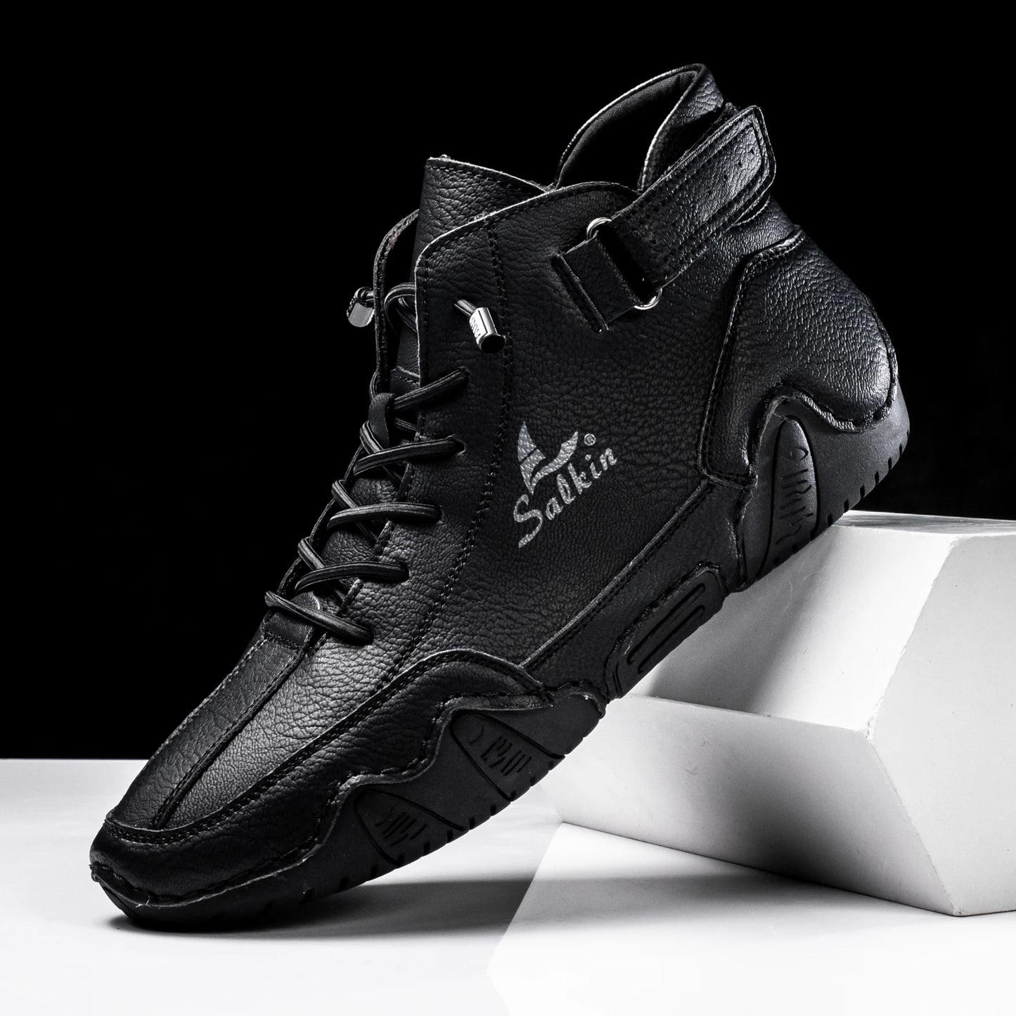 New 2025 Handmade Men Boots Design Sneakers Man Outdoor Non-Slip Casual Leather Men Shoes Ankle Boots Breathable Hot Sale