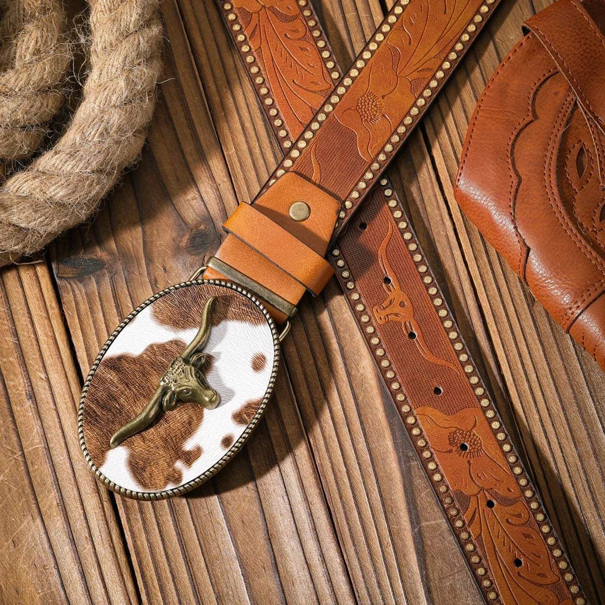 A Casual and Retro Belt, a Waist Accessory for Western-Style Clothing, Metal Buckle, PU Belt, Suitable for Both Men and Women
