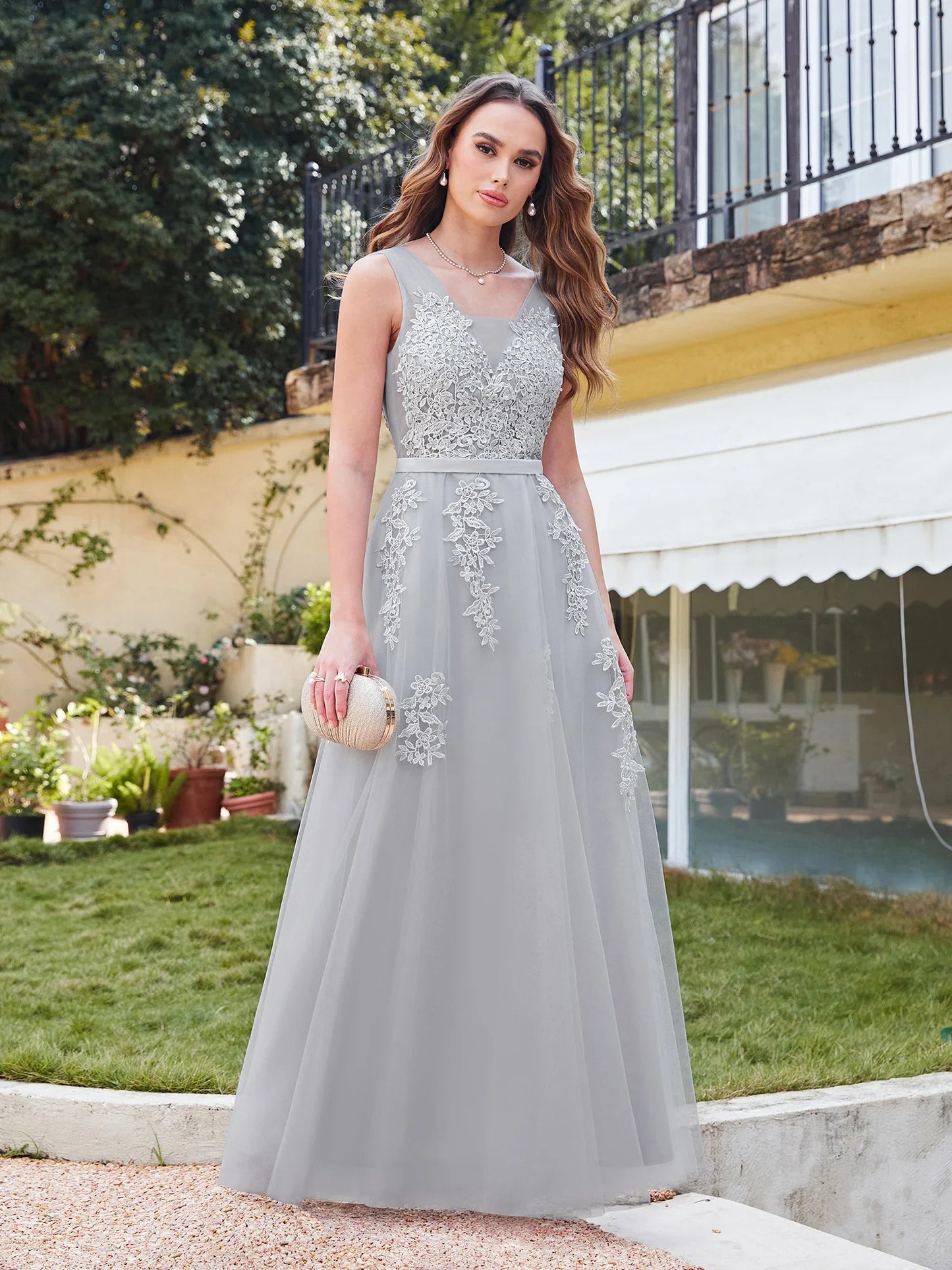 Women Burgundy Evening Dress Lace Appliques Tulle V-Neck Sexy Backless Prom Dresses A-Line Floor-Length Sleeveless Party Vestido