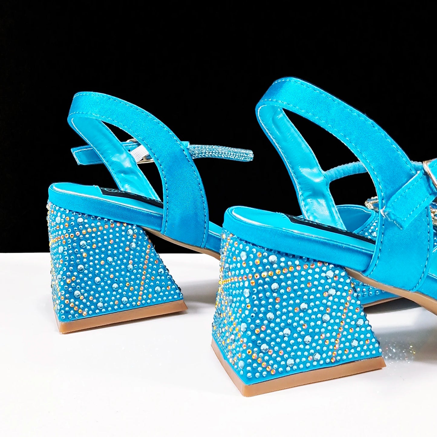 African Ladies Elegant Pointed Toe Shoes with shiny Metal Stand Bag Women Party Shoes or Commuting Shoes and Bag Set