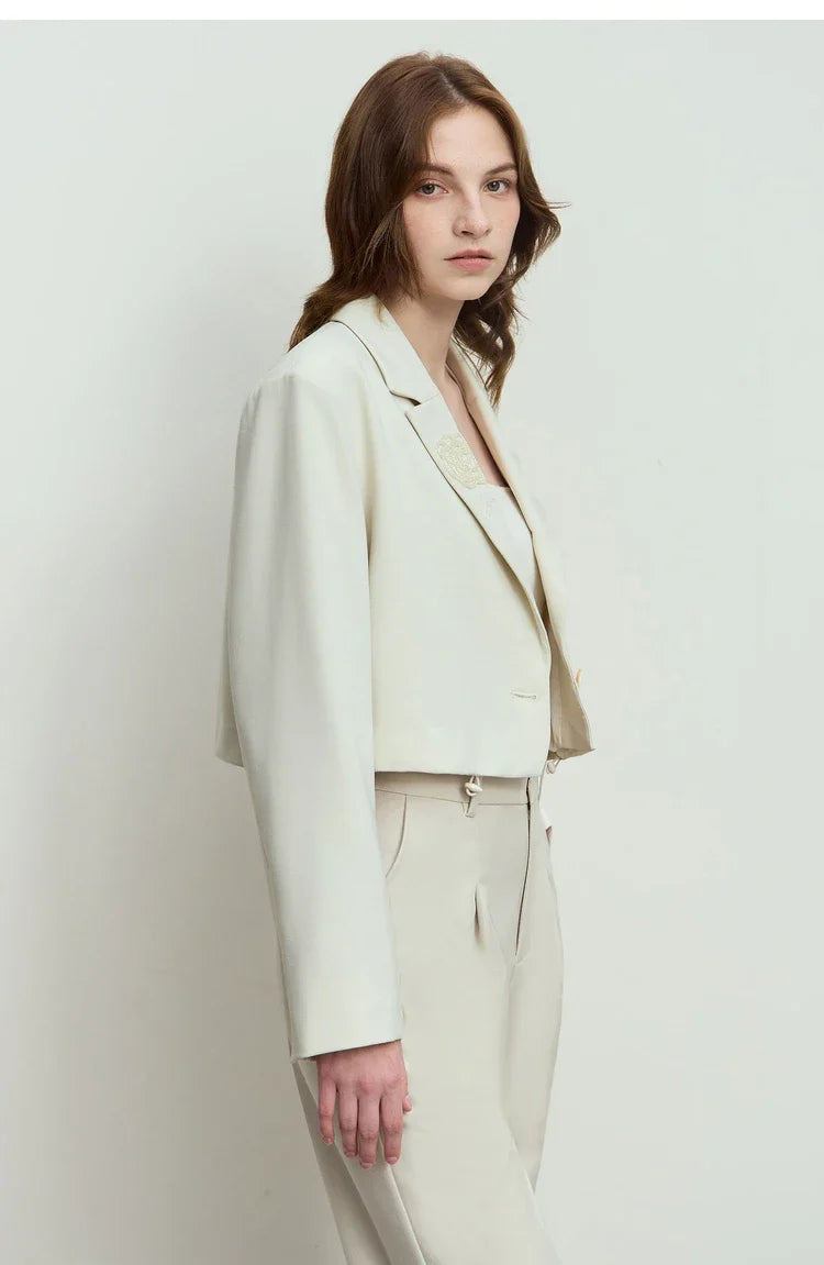 2026 Short Jacket Women's Shoulder Padded Suit Collar Rose Beaded Embroidery Autumn Long-sleeve Commuter Top 12521069