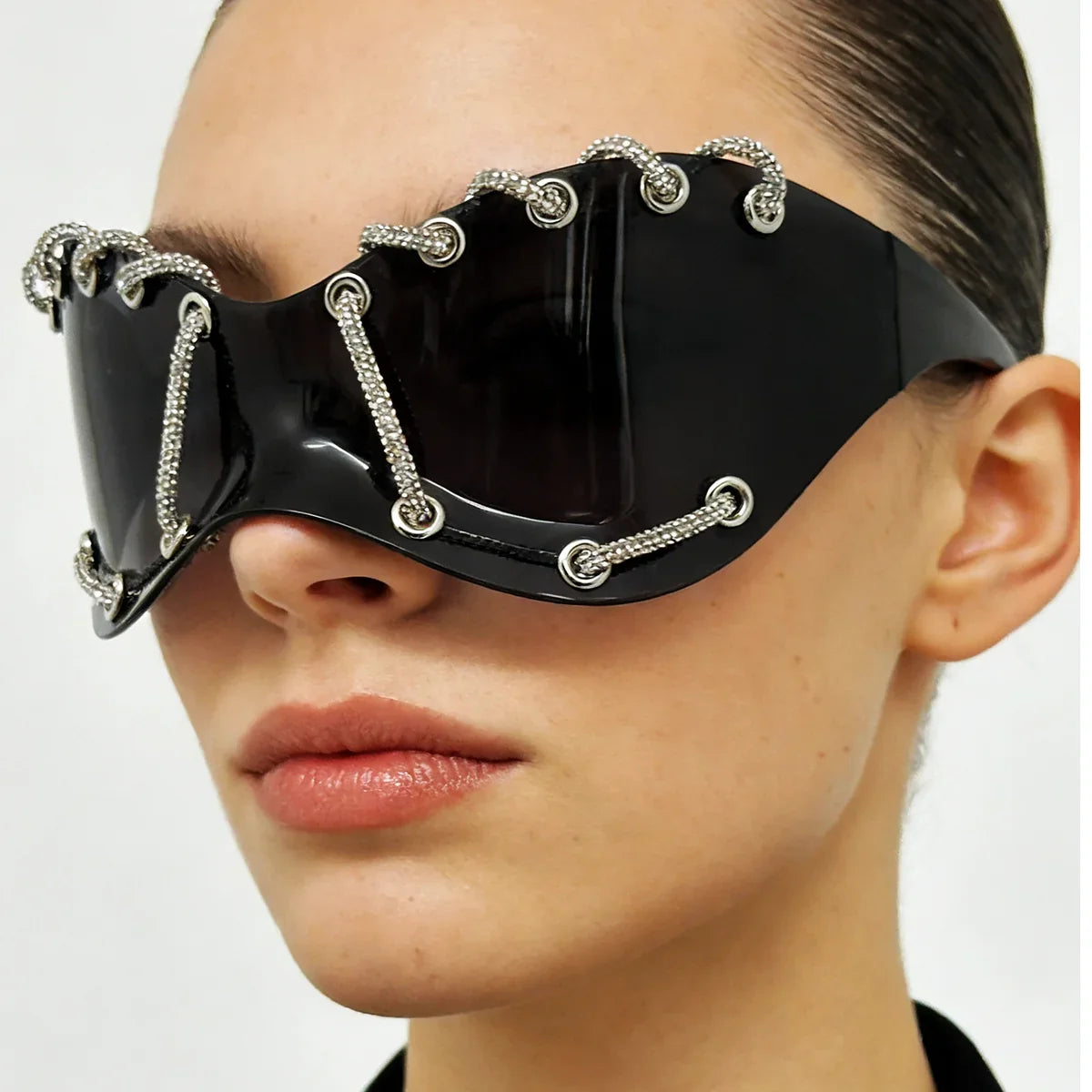 Women's Exaggerated Oversized One-Piece Rhinestone Chain Sunglasses Y2K Retro Futuristic Fashion Silver Goggles Shades for Party