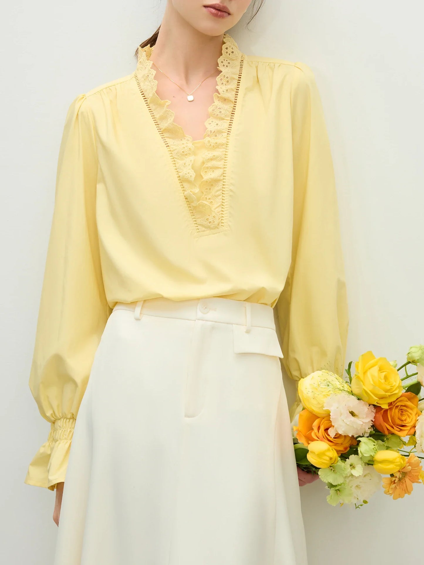 Office Lady French Lace V-neck Shirt for Women 2025 New Loose Flared Sleeve Top Casual Loose Women Tops 25FS11264