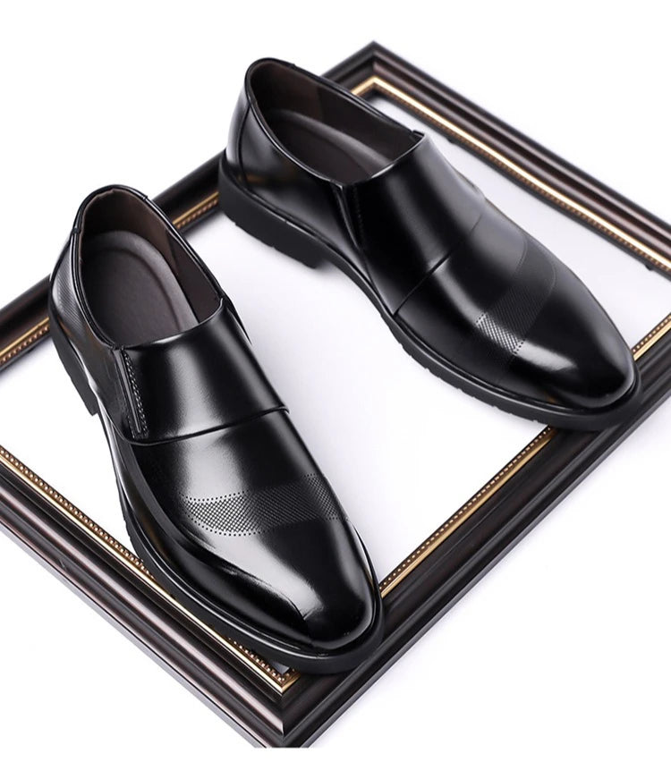 2026 New Designer Leather Shoes for Men Spring Autumn Business Casual Shoes Male Fashion Solid Color Wedding Shoe Man