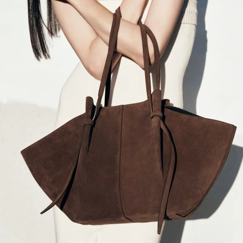 2026 New Large Capacity Trapeze Women Shoulder Bags Designer Metal Lock Handbags High-Quality Pu Leather Big Tote Commute Bag