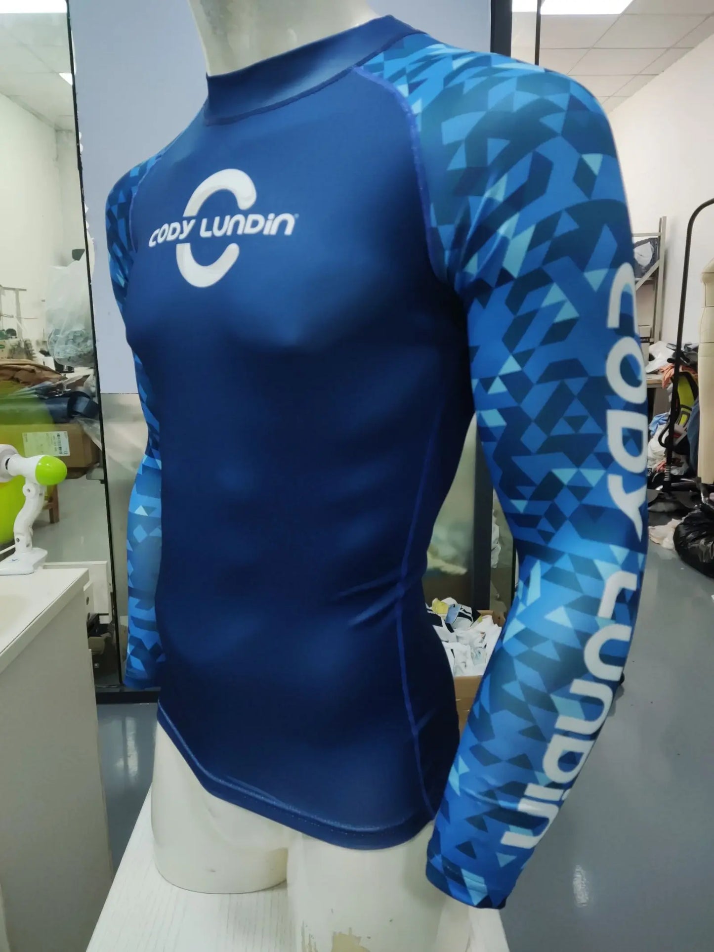 Men's Sports T -shirt Quickly Drying Bodybuilding Fitness Tight Rashguard UV Protection Swimsuit Swimming Shirt Surfing Rash