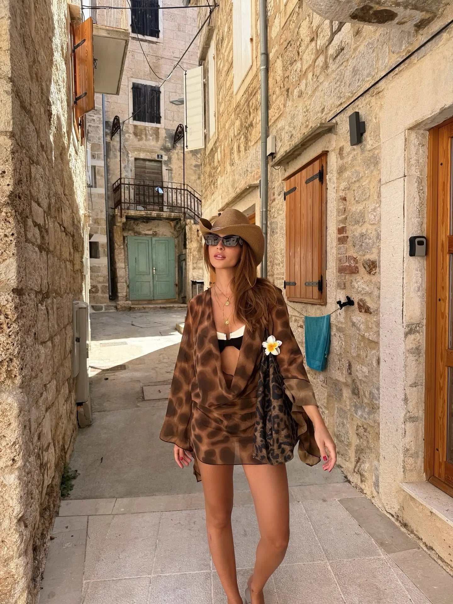 2025 Autumn Fashion Street Style Sexy Low-Cut Plunging Neckline Leopard Printed Flare Sleeve Women Beach Vacation Mini Dress C95