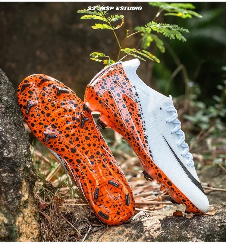 New Men Soccer Shoes Professional Football Boots Grass Outdoor Sport Non-Slip Training Shoes Match Sneakers Ultralight Unisex