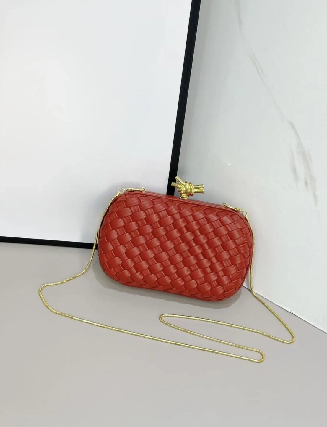 Elegant Box Shaped Dinner Clutch Crossbody Bag for Women Fashionable Chain Strap Handbag Retro Style Leather Handbag