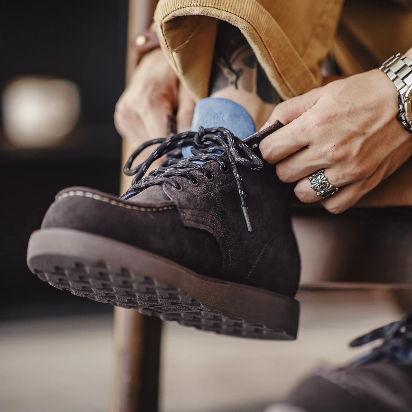 Men's Retro Brown High Top Work Boots Chunky Sole  Lace-Up Cow Suede Thermal Combat Boots for Autumn and Winter Shoes