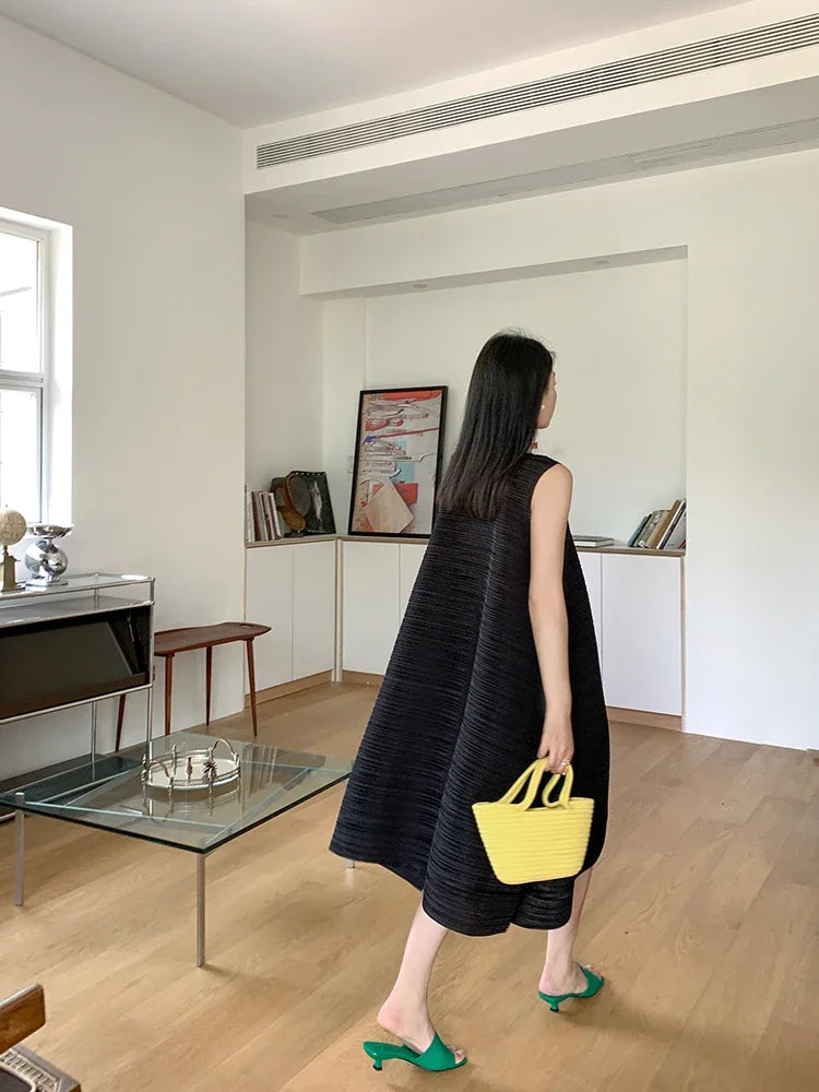 Miyake Pleated Women's Dresses Loose Plus Size High Quality Sense of Elegance Sleeveless Mid-length Skirt 2025 Spring New