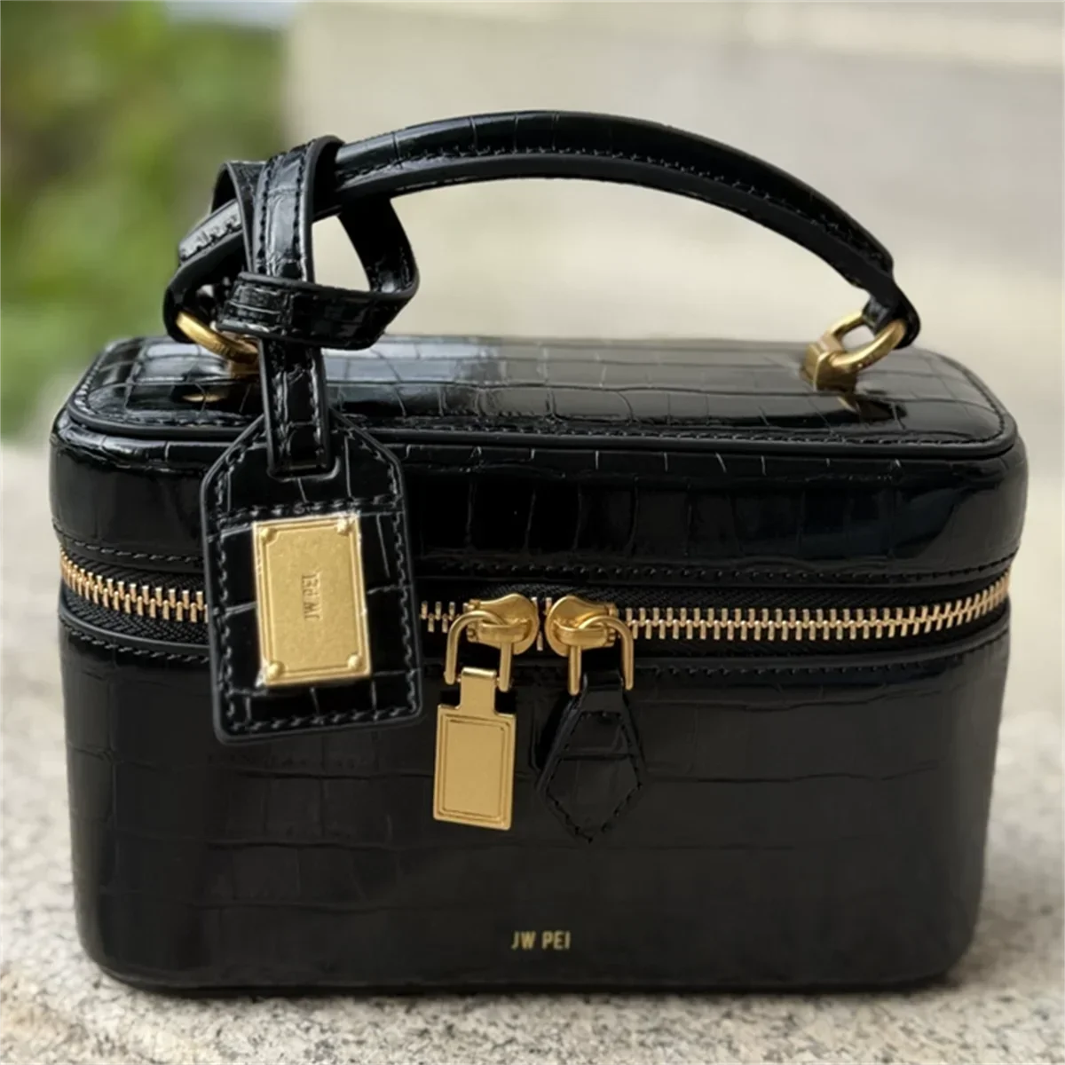 Textured Leather Crossbody Bag for Women, Designer Shoulder Purse with Letter Logo, Chic Commuter Handbag