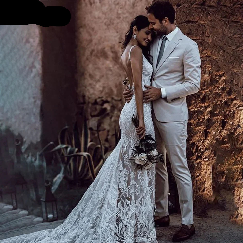 Sexy Spaghetti StrapWedding Dress Classic Appliques Lace Wedding Gown Glamorous Mermaid V Neck Bridal Dress Custom Size