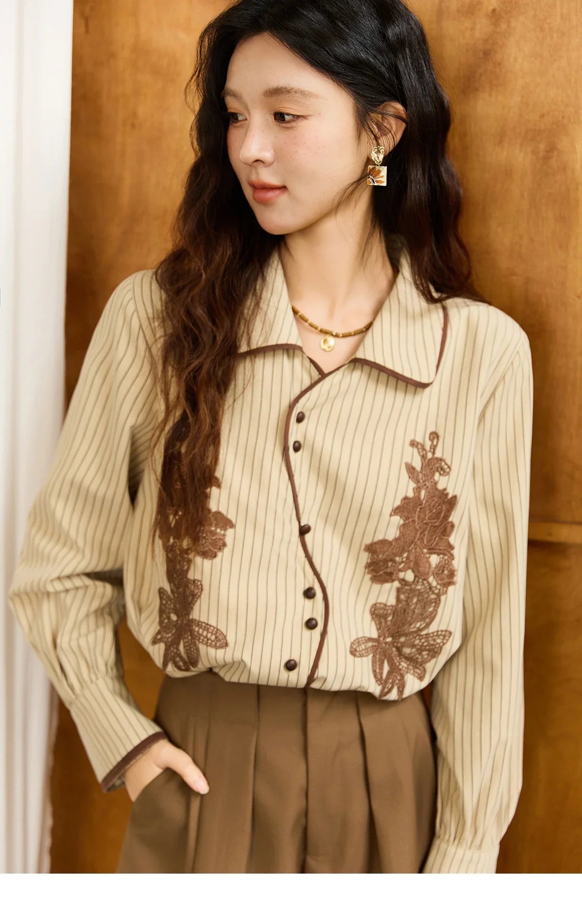 Khaki Brushed Striped Shirt 2025 Autumn Vintage Lace Embroidered Long Sleeved Shirts Asymmetric Placket Top MXE45C2402