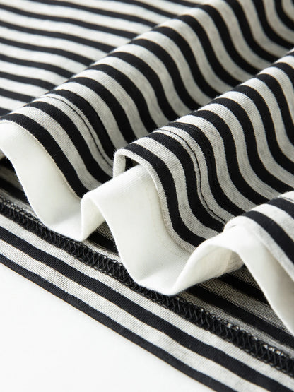 2025 New Fake Two-piece Black White Striped V-neck Retro Long-sleeved T-shirt Women's Autumn 2025 New Chic Tops 25FS13227