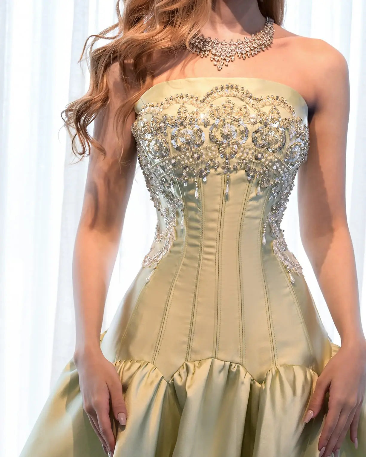 Customized 2026 Elegant Champagne Gold Strapless Prom Dresses Beaded Corset Satin Ball Gown Formal Evening Gowns Vestidos
