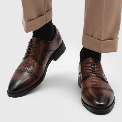 New Lace Designer Elegant Shoes Man Spring Autumn Business Casual Leather Shoe Male Fashion Solid Color Wedding Dress Shoes Man