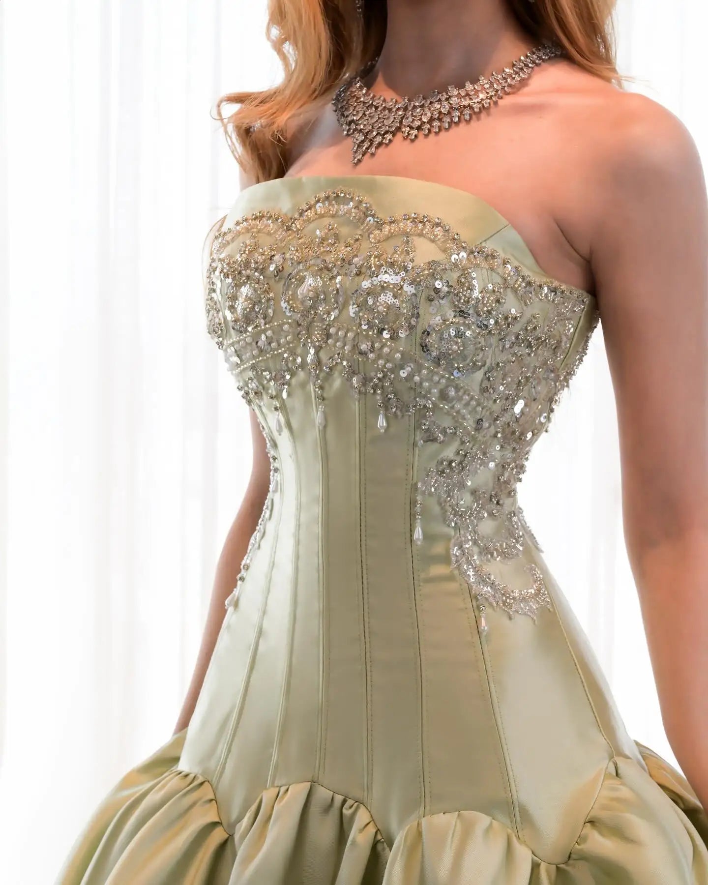 Customized 2026 Elegant Champagne Gold Strapless Prom Dresses Beaded Corset Satin Ball Gown Formal Evening Gowns Vestidos