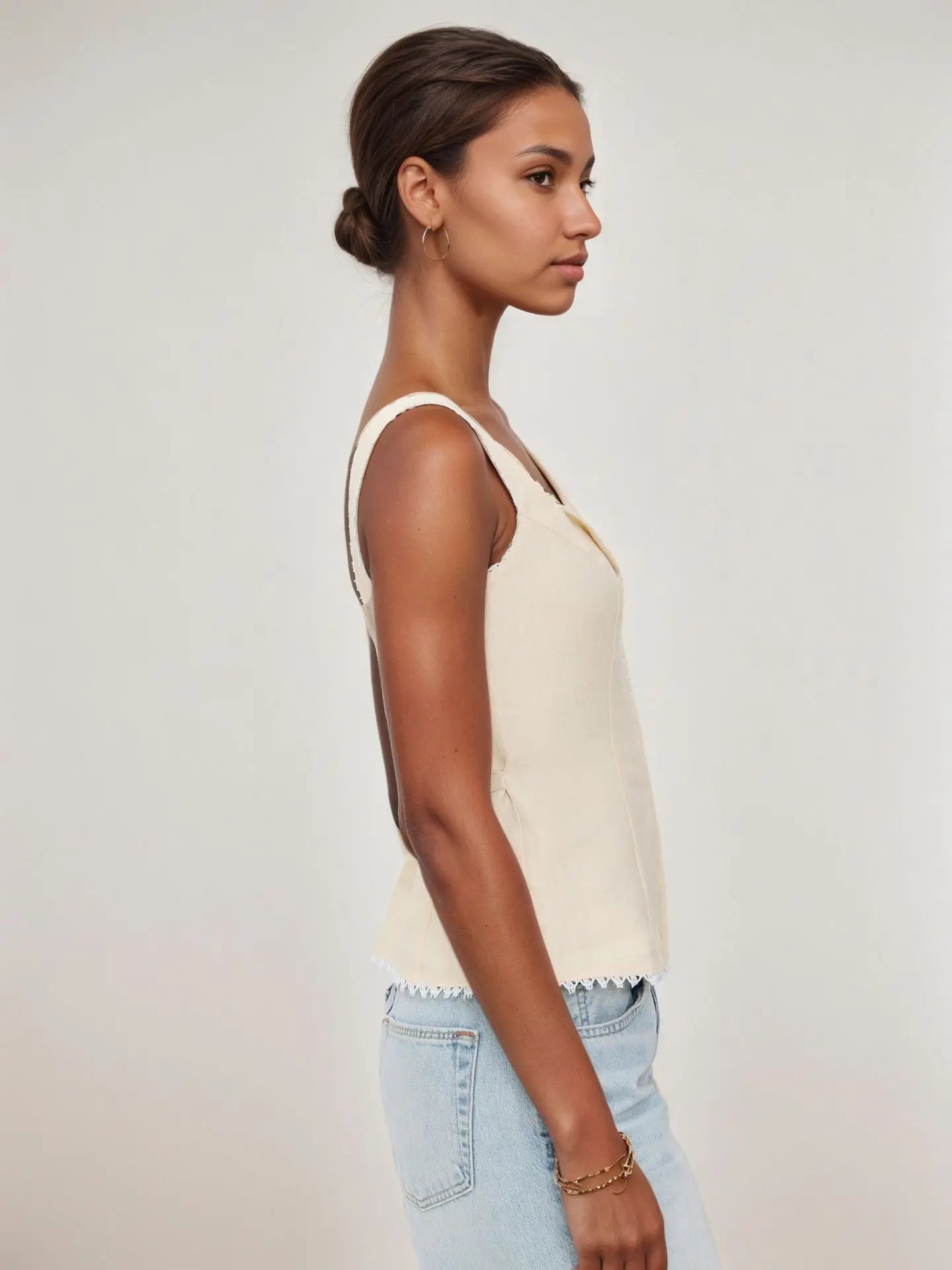 High Quality Hot Sale Wholesale Women's French Cotton Linen Lace Splicing Fashionable Buckle Suspender Solid Sleeveless Vest Top