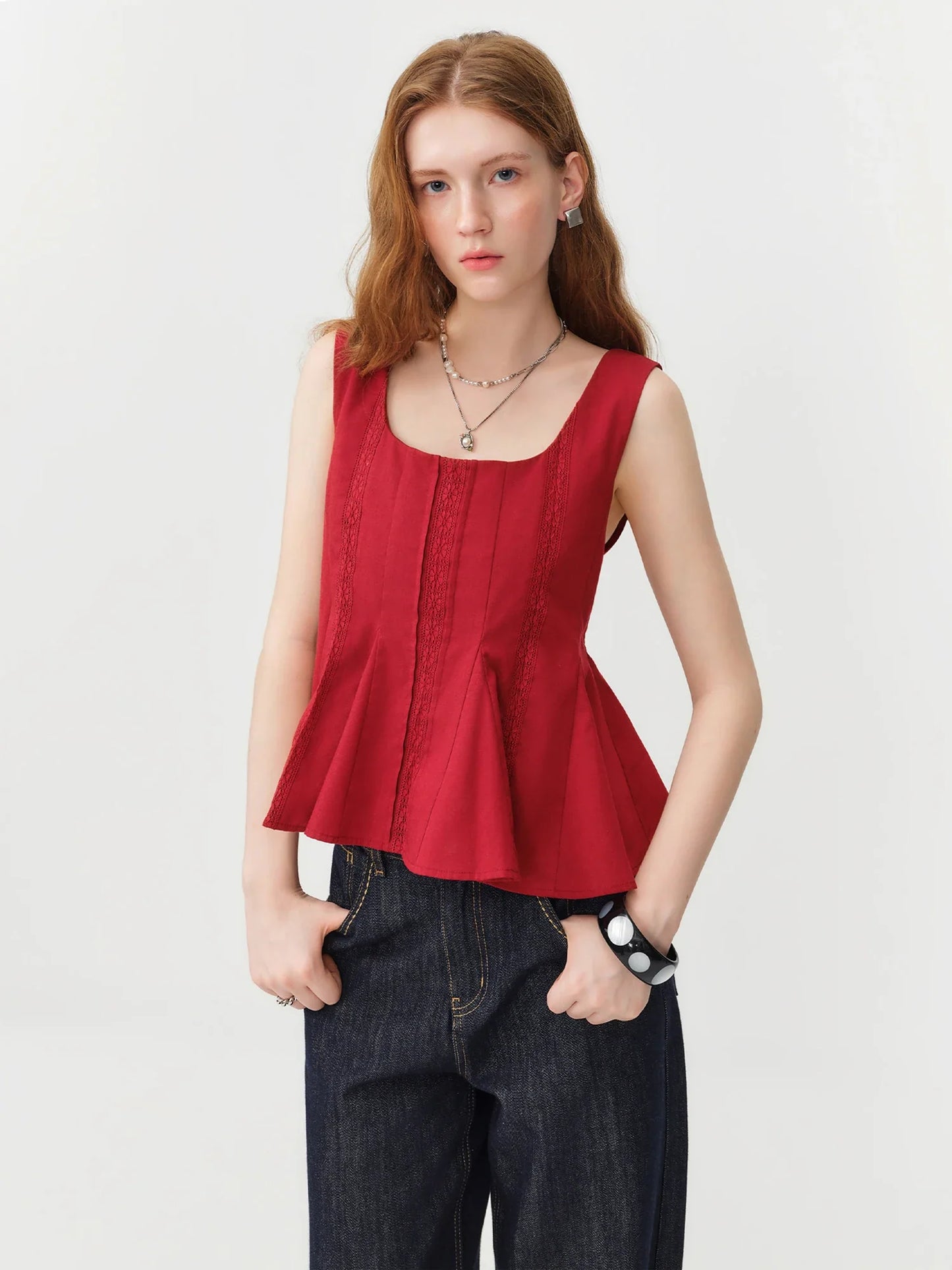 2026 Summer Women's Red Lace Sleeveless Blouse with Waist-Defining Fit for Beach Vacations and Summer Getaways