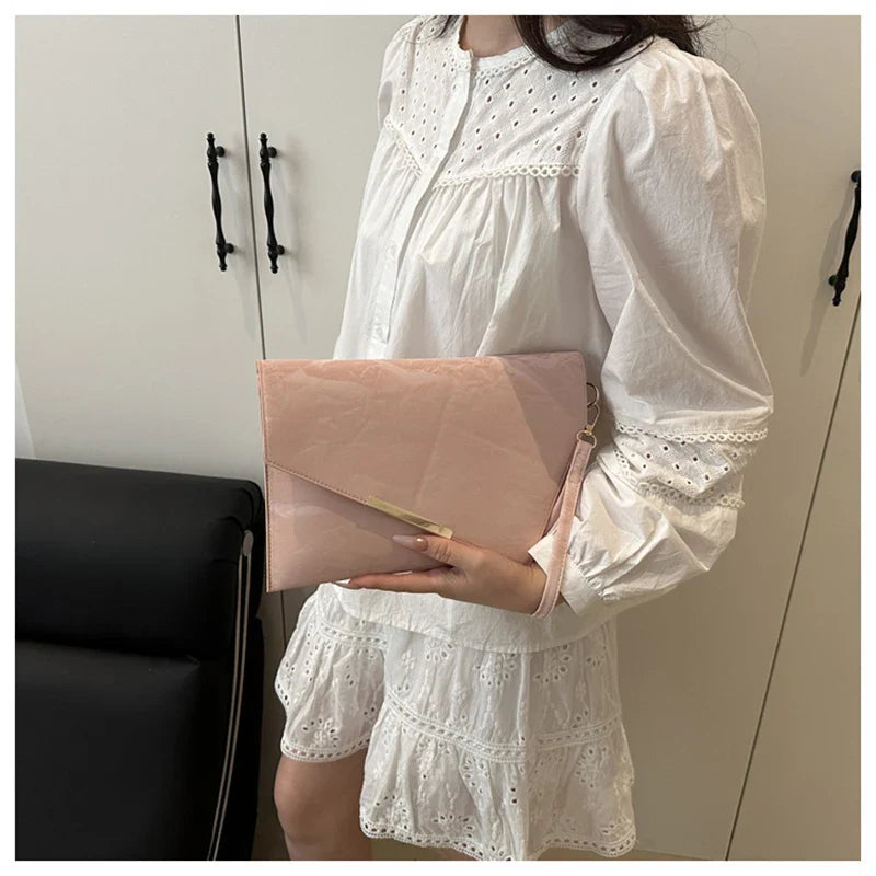 Fashion Women Clutch Soft PU Leather Solid Color Evelope Bag Wristlet Bags Female Small Handbags Day Clutches Evening Party Bags